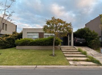 Casa de 5 ambientes, Tigre · Casa en Planta Baja, en Venta, en El Barrio Castanos - Nordelta