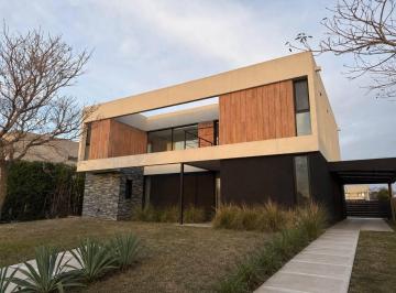 Casa · 224m² · 6 Ambientes · 1 Cochera · Casa en Venta en Ceibos, Puertos, Escobar