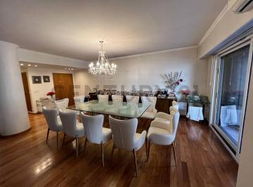 Departamento · 273m² · 4 Ambientes · 2 Cocheras · Venta Depto 4 Ambientes + Dependencia + 2 Patios y Balcon Al Frente en Pleno Recoleta!