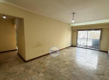 Departamento · 75m² · 4 Ambientes · Alquiler Departamento 4 Ambientes Flores Balcon Al Frente