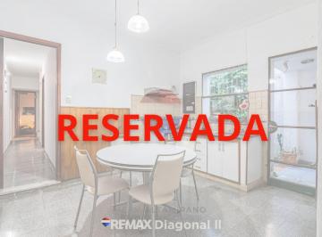 Casa · 155m² · 6 Ambientes · 1 Cochera · Casa en Venta en La Plata, 4 Dorm., 4 y 62