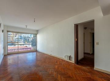 Departamento · 87m² · 5 Ambientes · 1 Cochera · Semipiso de 5 Ambientes con Balcón y Cochera en Venta en Caballito
