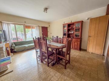 Casa · 117m² · 4 Ambientes · 1 Cochera · Casa en Venta en Tolosa
