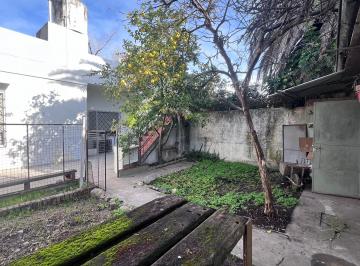 Casa de 3 ambientes, Tres de Febrero · Casa Sobre Lote Propio con Gran Patio y Posibilidad de Ampliar en Martín Coronado
