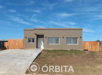 Casa · 136m² · 4 Ambientes · Casa a La Venta en San Sebastián, Area 13