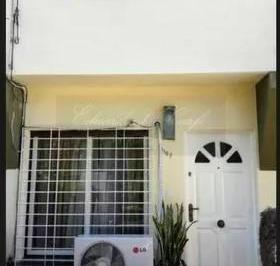 Casa · 90m² · 2 Dormitorios · 1 Cochera · Duplex en Venta en Ituzaingo Norte!