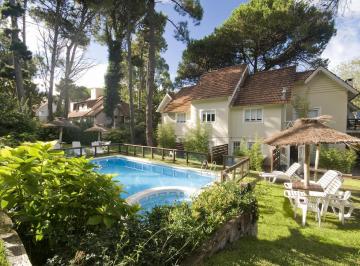 Departamento · 5m² · 3 Ambientes · 1 Cochera · Cod 3030