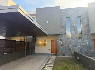 Foto · Excelente Duplex de Categoria Chacras del Sur