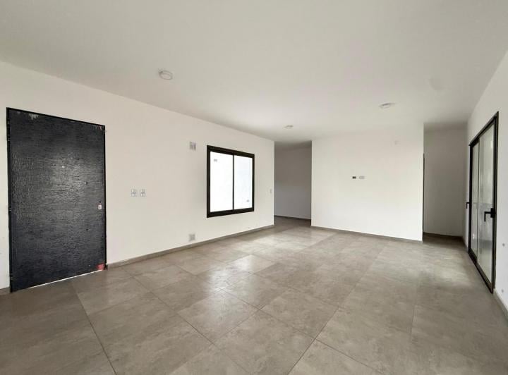 Casa · 258m² · 4 Ambientes · 2 Cocheras