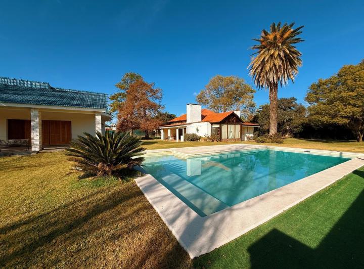 Casa · 555m² · 10 Ambientes