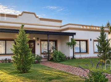 Casa · 130m² · 4 Ambientes · 2 Cocheras · Casa en Venta en Canning, Fincas del Alba