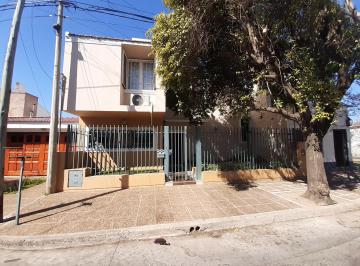 Foto · Casa 3 Dorm. 2 Baños Barrio Mariano Balcarce