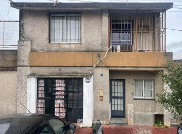 Casa · 121m² · 4 Ambientes · 1 Cochera · Venta | Permuta - Casa 3 Dorm., y Local Comercial - Barrio Lomas de Alberdi, Rosario.