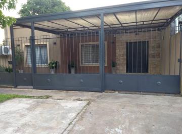 Casa · 130m² · 4 Ambientes · 2 Cocheras · Oportunidad Casa en Ituzaigo Norte!