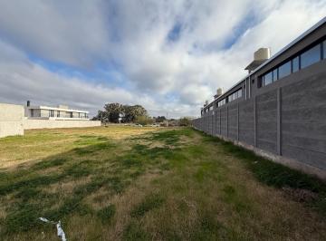 Terreno · 570m² · Lote en Venta Barrio Don Alberto - Escritura Inmediata - 505 Entre 31 y 132 - Hernandez - La Plata