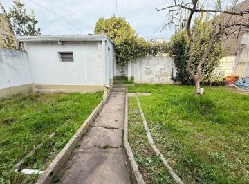 Casa · 222m² · 5 Ambientes · 2 Cocheras · Venta Casa 5 Amb en Bella Vista Apta Credito