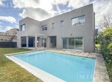 Casa · 175m² · 4 Ambientes · Casa en Venta en Los Tacos