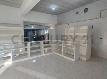 Bodega-Galpón · 120m² · 4 Ambientes · Local en Venta con Panadería, Fondo de Comercio y Departamentos en Florencio Varela
