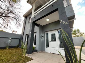 Casa · 130m² · 4 Ambientes · 2 Cocheras · Alquiler - Casa con Tres Dorm. - San Antonio de Padua