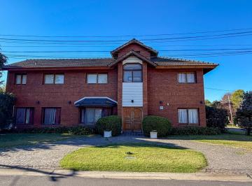 Casa · 614m² · 8 Ambientes · 10 Cocheras · Venta Casa en Mapuche de 614 m² en Lote de 1250 m²