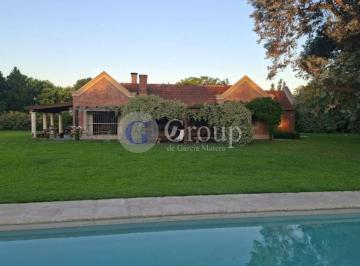Casa · 350m² · 5 Ambientes · 1 Cochera · Casa en Venta en La Retama, Pilar, G. B. a. Zona Norte