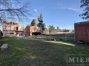 Terreno · 3280m² · Lote de 1502 m² en Venta en Pilar