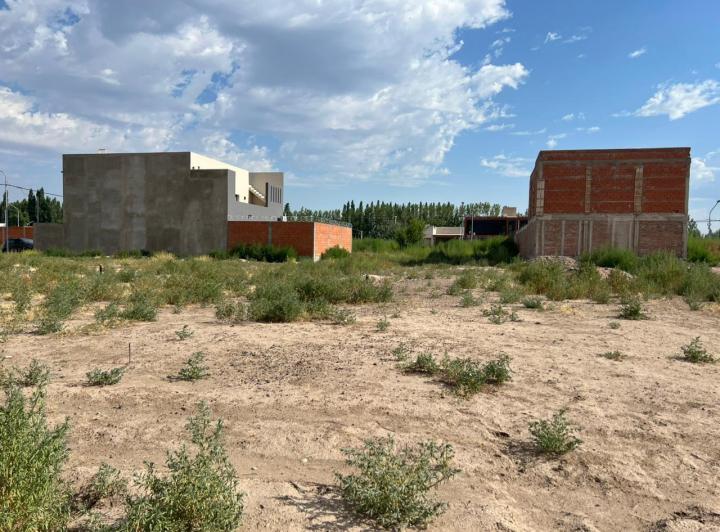 Terreno · 298m²