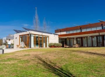 Casa · 268m² · 5 Ambientes · 2 Cocheras · Casa en Las Corzuelas Mendiolaza Autosustentable y Categoría Superior