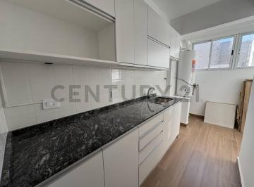 Departamento · 84m² · 4 Ambientes · Venta Departamento 4 Ambientes en Almagro Totalmente Refaccionado / Acepta Permuta