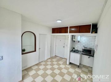 Departamento · 32m² · 2 Ambientes · 2 Amb Apto Vivienda o Profesional - a 50 m de Alvear