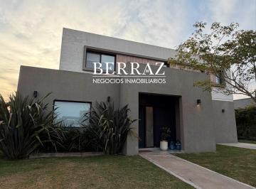 Casa · 186m² · 5 Ambientes · Casa en Alquiler 3 Dorm. Barrio San Ramiro Lote de 563 m² Pilar del Este