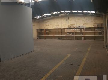 Edificio · 300m² · 3 Cocheras · Edificio Comercial en Lanús Oeste