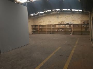 Edificio · 300m² · 3 Cocheras · Edificio Comercial en Lanús Oeste