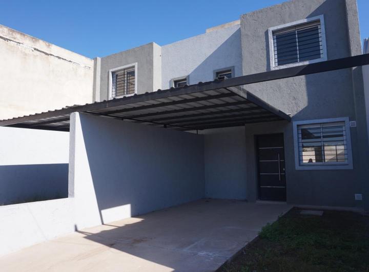Casa · 125m² · 2 Dormitorios · 2 Cocheras