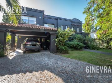Casa · 300m² · 7 Ambientes · 2 Cocheras · Casa en Venta en La Alameda, Nordelta