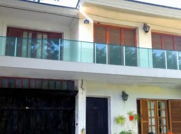 Casa · 254m² · 6 Ambientes · 1 Cochera · Venta Casa Sobre Av Pellegrini 5500