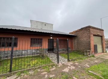 Casa · 104m² · 4 Ambientes · 1 Cochera · Casa en Bosque Alegre