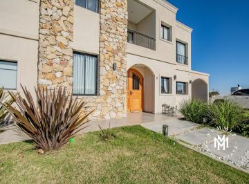 Casa · 350m² · 7 Ambientes · 4 Cocheras · Casa en Venta Greenville Polo & Resort
