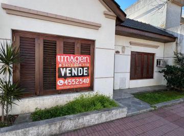 Casa de 5 ambientes, Rosario · 3 Dorm. a m de Bvrondeau en Alberdi!