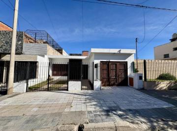 Casa · 147m² · 5 Ambientes · Venta Casa 3 Dorm Bajo Palermo