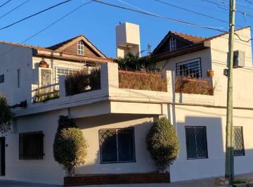 PH · 53m² · 3 Ambientes · En Alquiler PH de 3 Ambientes con Amplia Terraza. por Escalera. Temperley