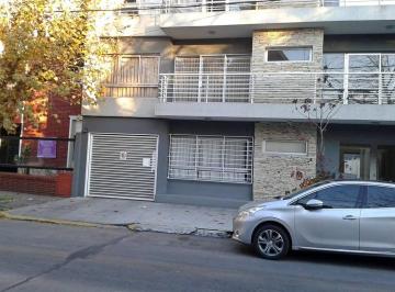 Garage · 15m² · Cochera Cubierta Porton Automatico