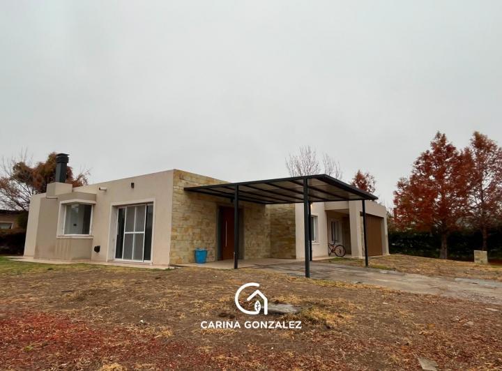 Casa · 218m² · 5 Ambientes · 1 Cochera