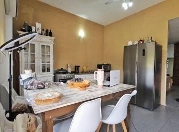 PH · 220m² · 12 Ambientes · 1 Cochera · 5 PH + 2 Locales en Garín Centro con Renta Activa