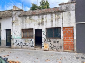 Casa de 3 ambientes, Villa Urquiza · Venta de Casa a Refaccionar con Proyecto Aprobado en Villa Urquiza
