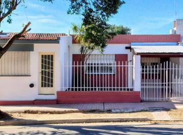 Casa de 5 ambientes, Córdoba · Casa en Alquiler, 3 Dorm. Alto Alberdi