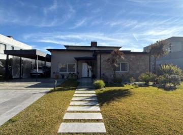 Casa de 5 ambientes, Esteban Echeverría · Hermosa Propiedad 6 Ambientes I Santa Juana