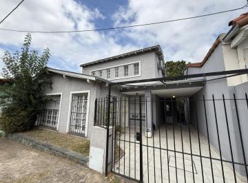 Casa · 180m² · 6 Ambientes · 1 Cochera · Casa en Venta Aconcagua Al 600, Bella Vista
