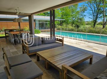 Casa · 320m² · 5 Ambientes · 2 Cocheras · Casa en Venta en Estancias del Pilar Barrio Golf