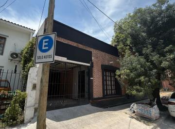 Casa · 220m² · 4 Ambientes · 1 Cochera · Venta de Casa 4 Ambientes en Olivos - Juan de Garay 3300